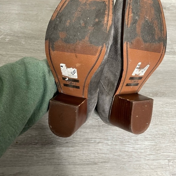 Toms Gray Suede Whipstitch Booties 8 - Picture 11 of 11